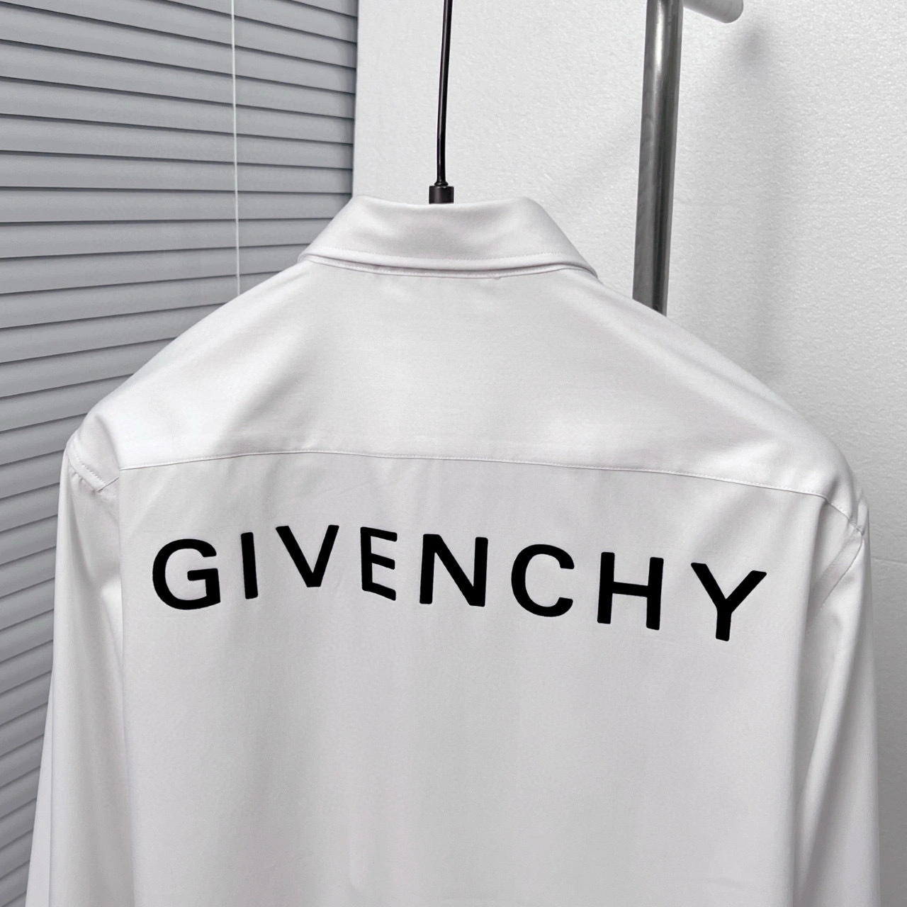 &wg.luxury--6iv593hy item:E-F000F0298T